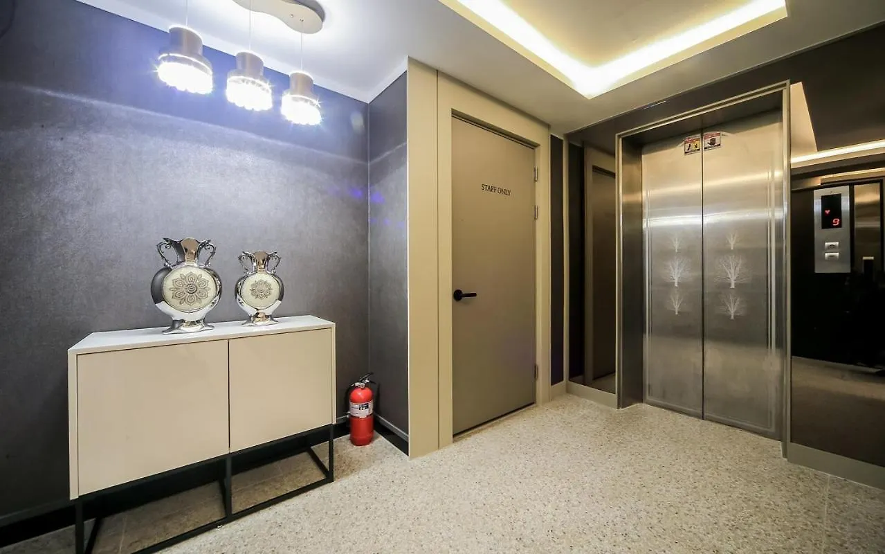 Cheese Hotel Seomyeon Busan 0*,
